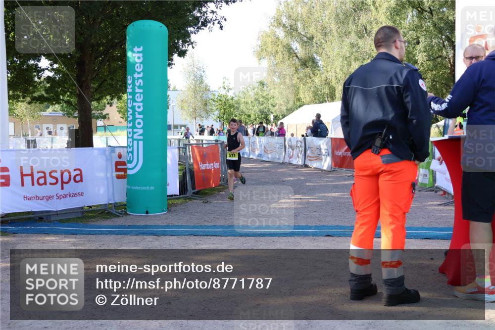 07.09.2025 - 19. Norderstedt Triathlon Zöllner http://msf.ph/oto/8771787 07.09.2025 09:54:58 Ziel 571 meine-sportfotos.de