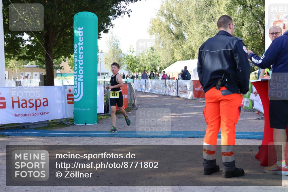 07.09.2025 - 19. Norderstedt Triathlon Zöllner http://msf.ph/oto/8771802 07.09.2025 09:54:59 Ziel 571 meine-sportfotos.de