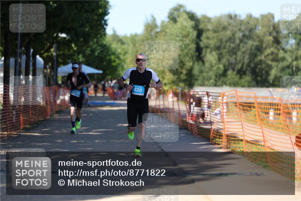 07.09.2025 - 19. Norderstedt Triathlon Michael Strokosch http://msf.ph/oto/8771822 07.09.2025 15:34:41 Laufen 420, 427 meine-sportfotos.de