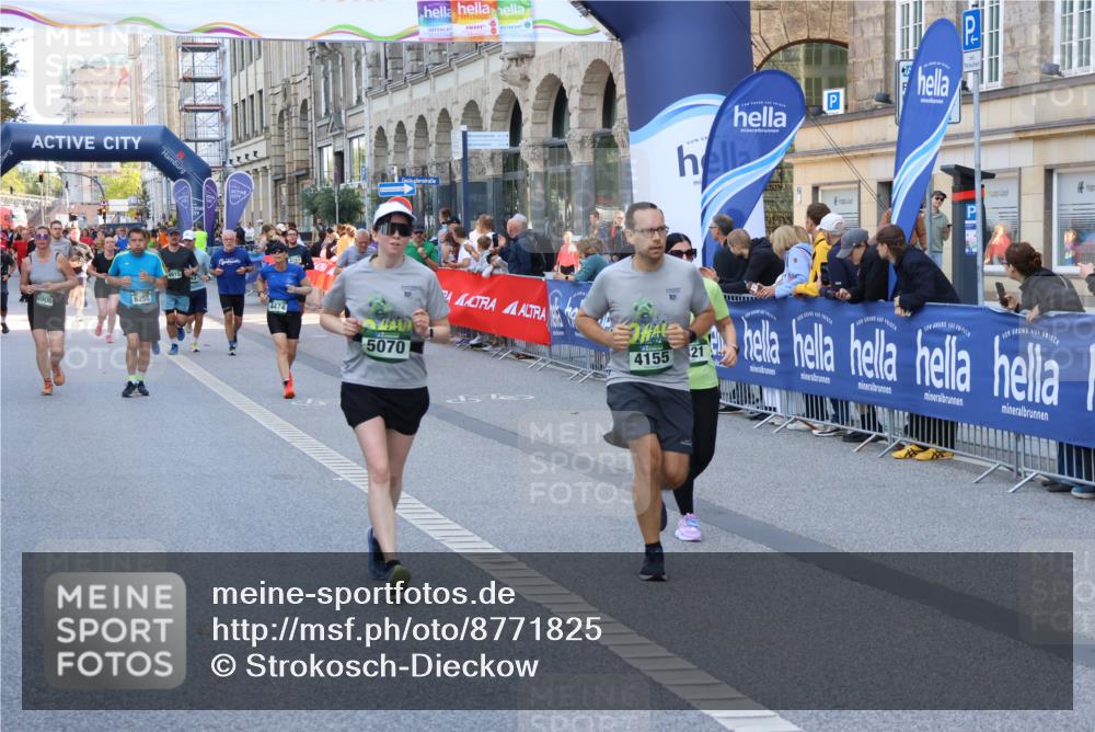 07.09.2025 - BARMER Alsterlauf Strokosch-Dieckow http://msf.ph/oto/8771825 07.09.2025 10:09:49 Ziel 1160, 2082, 2352, 2474, 2632, 2639, 2703, 2787, 2865, 2895, 2907, 3145, 3250, 3469, 3470, 3756, 3757, 3758, 3987, 4058, 4099, 4202, 4291, 4302, 4554, 4622, 4667, 4838, 4893, 4933, 4935, 5176, 5285, 5319, 5652, 5778, 5780, 5816, 5829, 5879, 5893, 5896, 6000, 6088, 6198, 8385, 8423, 8463 meine-sportfotos.de