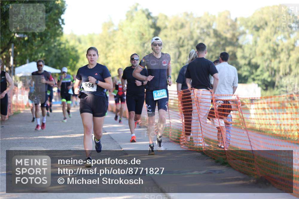 07.09.2025 - 19. Norderstedt Triathlon Michael Strokosch http://msf.ph/oto/8771827 07.09.2025 16:31:54 Laufen 493, 934, 1063, 1075, 1409, 1413, 1603, 1629 meine-sportfotos.de