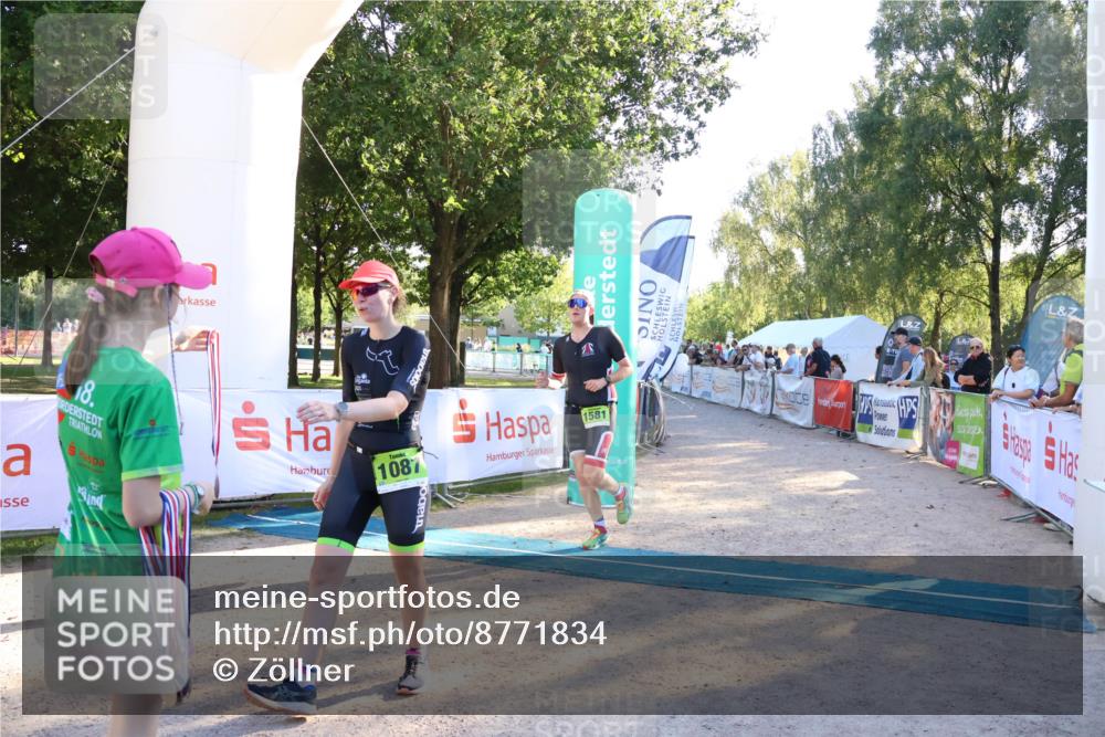 07.09.2025 - 19. Norderstedt Triathlon Zöllner http://msf.ph/oto/8771834 07.09.2025 16:47:09 Ziel 1087, 1581, 1616 meine-sportfotos.de