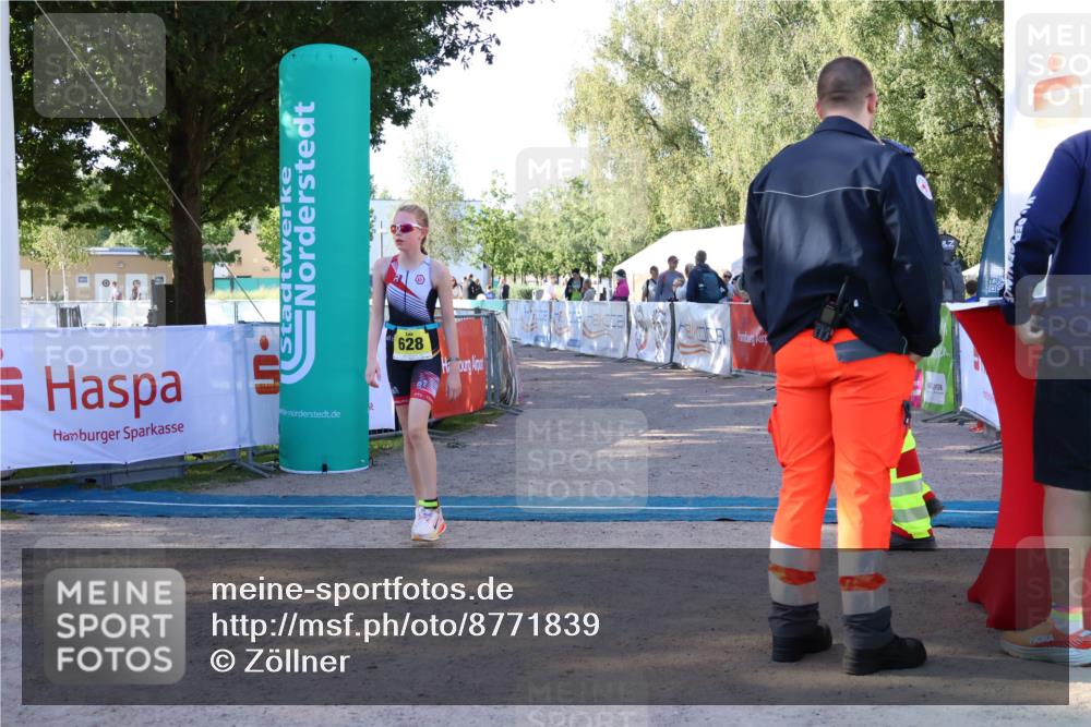 07.09.2025 - 19. Norderstedt Triathlon Zöllner http://msf.ph/oto/8771839 07.09.2025 09:55:06 Ziel 628 meine-sportfotos.de