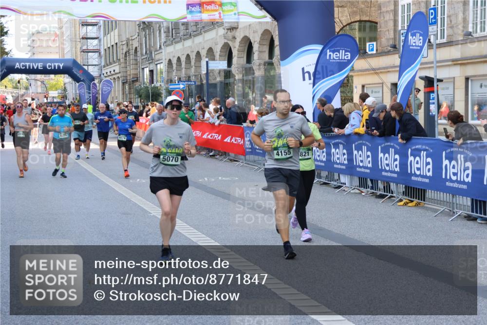 07.09.2025 - BARMER Alsterlauf Strokosch-Dieckow http://msf.ph/oto/8771847 07.09.2025 10:09:49 Ziel 1160, 2082, 2352, 2474, 2632, 2639, 2703, 2787, 2865, 2895, 2907, 3145, 3250, 3469, 3470, 3756, 3757, 3758, 3987, 4058, 4099, 4202, 4291, 4302, 4554, 4622, 4667, 4838, 4893, 4933, 4935, 5176, 5285, 5319, 5652, 5778, 5780, 5816, 5829, 5879, 5893, 5896, 6000, 6088, 6198, 8385, 8423, 8463 meine-sportfotos.de