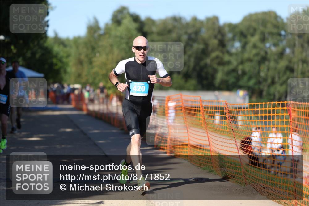 07.09.2025 - 19. Norderstedt Triathlon Michael Strokosch http://msf.ph/oto/8771852 07.09.2025 15:34:43 Laufen 420, 427 meine-sportfotos.de
