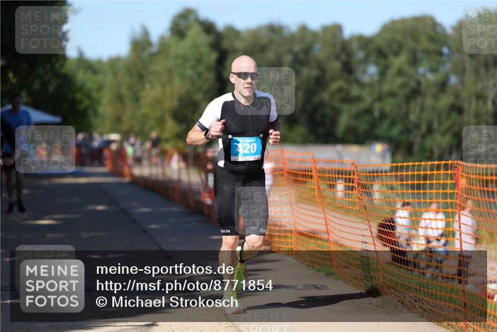 07.09.2025 - 19. Norderstedt Triathlon Michael Strokosch http://msf.ph/oto/8771854 07.09.2025 15:34:43 Laufen 420, 427 meine-sportfotos.de