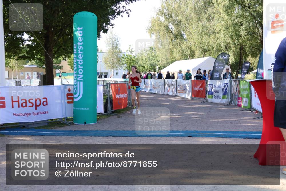 07.09.2025 - 19. Norderstedt Triathlon Zöllner http://msf.ph/oto/8771855 07.09.2025 09:57:08 Ziel 620 meine-sportfotos.de