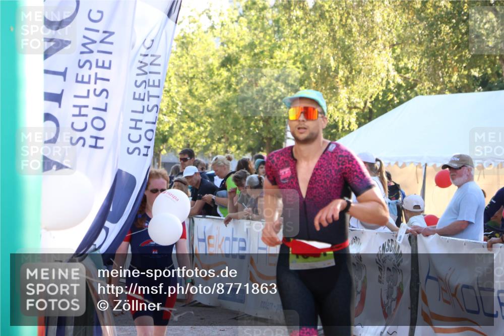 07.09.2025 - 19. Norderstedt Triathlon Zöllner http://msf.ph/oto/8771863 07.09.2025 16:47:13 Ziel 1069, 1087, 1581, 1611, 1616 meine-sportfotos.de