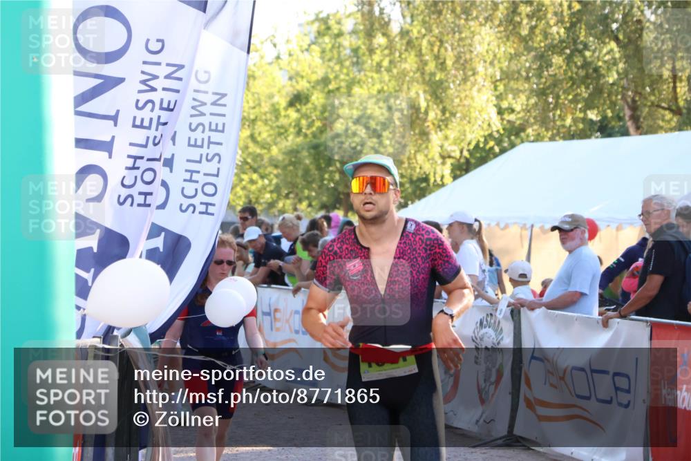 07.09.2025 - 19. Norderstedt Triathlon Zöllner http://msf.ph/oto/8771865 07.09.2025 16:47:13 Ziel 1069, 1087, 1581, 1611, 1616 meine-sportfotos.de