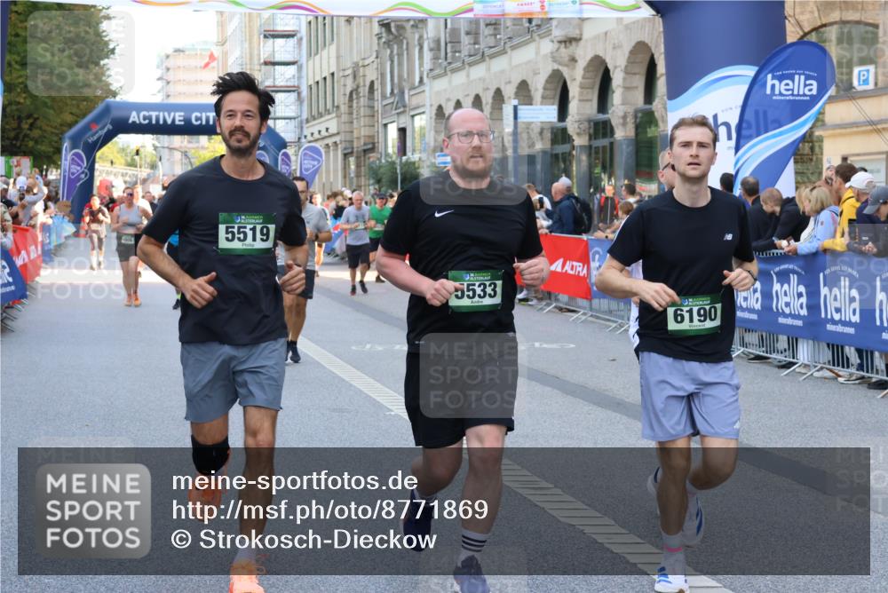 07.09.2025 - BARMER Alsterlauf Strokosch-Dieckow http://msf.ph/oto/8771869 07.09.2025 10:09:46 Ziel 1160, 2082, 2474, 2586, 2632, 2639, 2787, 2805, 2865, 2895, 2907, 3145, 3250, 3470, 3549, 3756, 3757, 3758, 3987, 4058, 4099, 4202, 4291, 4302, 4554, 4622, 4667, 4838, 4893, 4933, 4935, 5176, 5285, 5319, 5652, 5778, 5780, 5816, 5829, 5879, 5893, 5896, 6000, 6159, 8463 meine-sportfotos.de