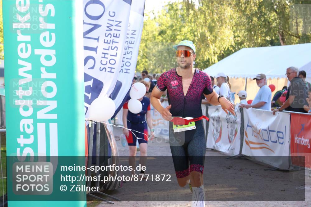 07.09.2025 - 19. Norderstedt Triathlon Zöllner http://msf.ph/oto/8771872 07.09.2025 16:47:14 Ziel 1069, 1087, 1581, 1611 meine-sportfotos.de