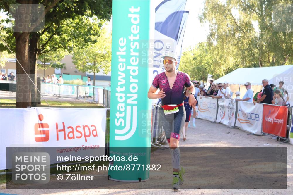 07.09.2025 - 19. Norderstedt Triathlon Zöllner http://msf.ph/oto/8771882 07.09.2025 16:47:14 Ziel 1069, 1087, 1581, 1611 meine-sportfotos.de