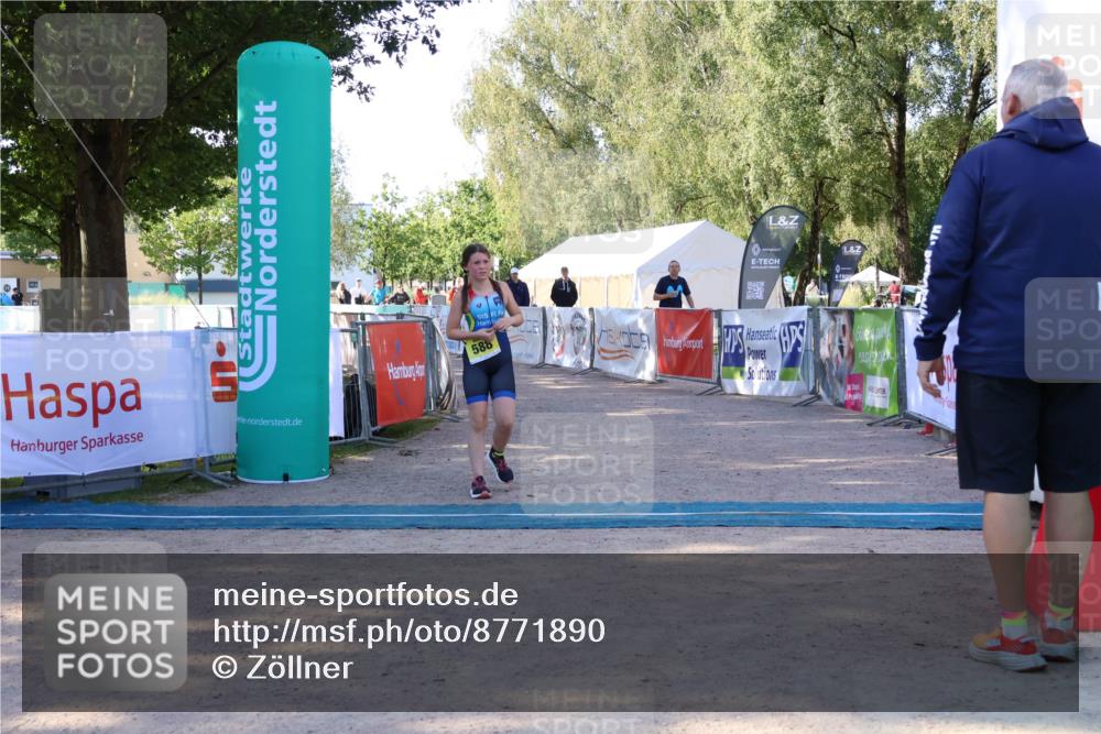 07.09.2025 - 19. Norderstedt Triathlon Zöllner http://msf.ph/oto/8771890 07.09.2025 10:04:58 Ziel 588 meine-sportfotos.de