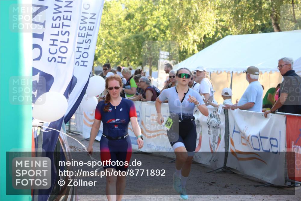 07.09.2025 - 19. Norderstedt Triathlon Zöllner http://msf.ph/oto/8771892 07.09.2025 16:47:15 Ziel 1069, 1581, 1611 meine-sportfotos.de