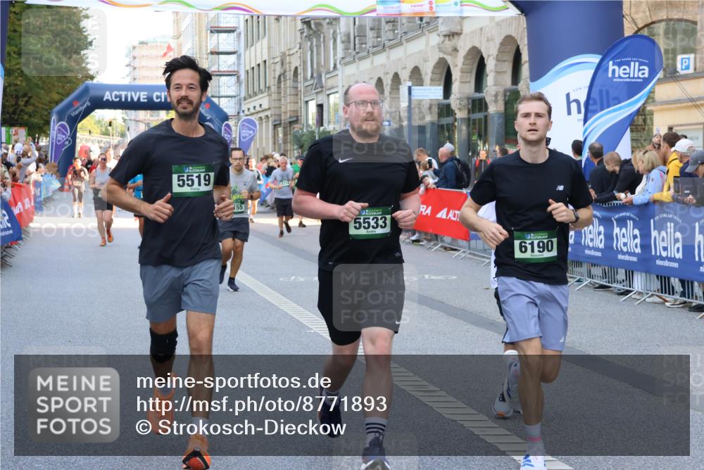 07.09.2025 - BARMER Alsterlauf Strokosch-Dieckow http://msf.ph/oto/8771893 07.09.2025 10:09:46 Ziel 1160, 2082, 2474, 2586, 2632, 2639, 2787, 2805, 2865, 2895, 2907, 3145, 3250, 3470, 3549, 3756, 3757, 3758, 3987, 4058, 4099, 4202, 4291, 4302, 4554, 4622, 4667, 4838, 4893, 4933, 4935, 5176, 5285, 5319, 5652, 5778, 5780, 5816, 5829, 5879, 5893, 5896, 6000, 6159, 8463 meine-sportfotos.de