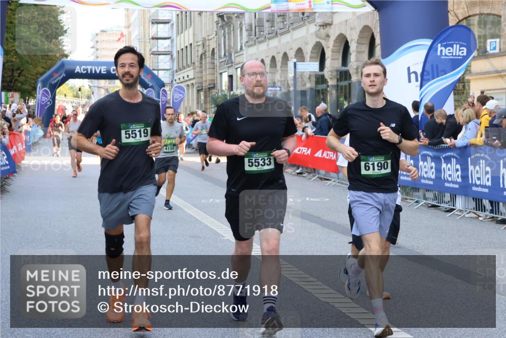 07.09.2025 - BARMER Alsterlauf Strokosch-Dieckow http://msf.ph/oto/8771918 07.09.2025 10:09:46 Ziel 1160, 2082, 2474, 2586, 2632, 2639, 2787, 2805, 2865, 2895, 2907, 3145, 3250, 3470, 3549, 3756, 3757, 3758, 3987, 4058, 4099, 4202, 4291, 4302, 4554, 4622, 4667, 4838, 4893, 4933, 4935, 5176, 5285, 5319, 5652, 5778, 5780, 5816, 5829, 5879, 5893, 5896, 6000, 6159, 8463 meine-sportfotos.de