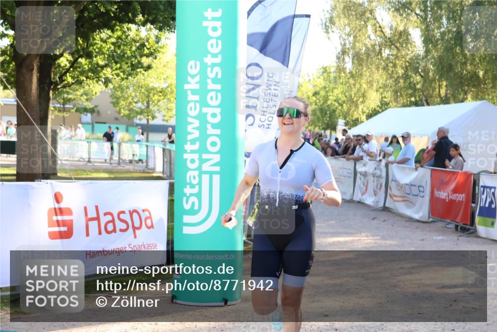 07.09.2025 - 19. Norderstedt Triathlon Zöllner http://msf.ph/oto/8771942 07.09.2025 16:47:18 Ziel 1069, 1541, 1611 meine-sportfotos.de
