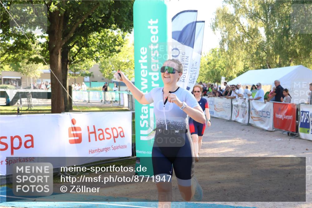 07.09.2025 - 19. Norderstedt Triathlon Zöllner http://msf.ph/oto/8771947 07.09.2025 16:47:18 Ziel 1069, 1541, 1611 meine-sportfotos.de