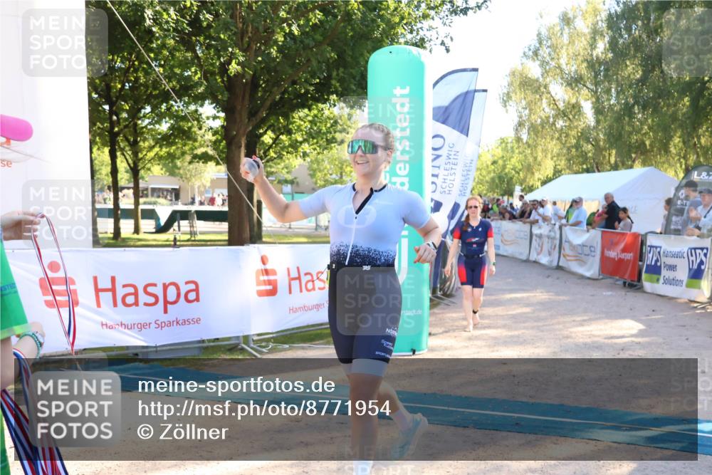 07.09.2025 - 19. Norderstedt Triathlon Zöllner http://msf.ph/oto/8771954 07.09.2025 16:47:18 Ziel 1069, 1541, 1611 meine-sportfotos.de