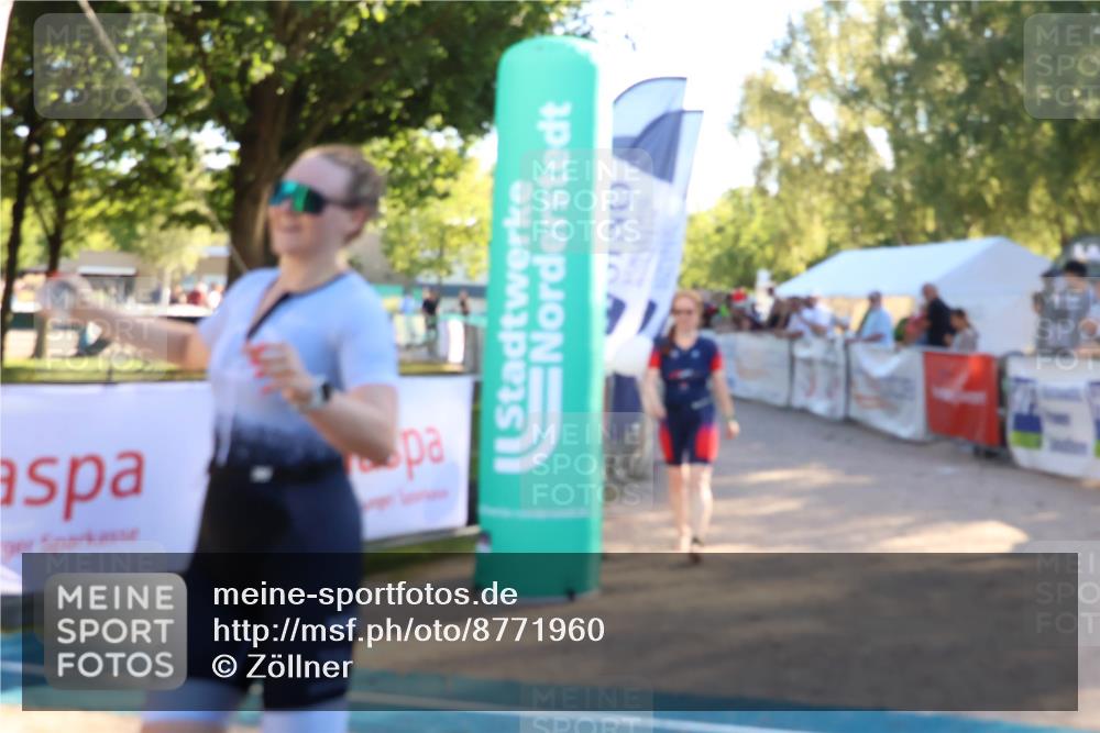 07.09.2025 - 19. Norderstedt Triathlon Zöllner http://msf.ph/oto/8771960 07.09.2025 16:47:19 Ziel 1069, 1541, 1611 meine-sportfotos.de