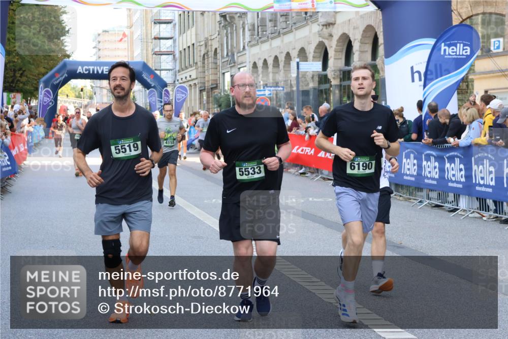 07.09.2025 - BARMER Alsterlauf Strokosch-Dieckow http://msf.ph/oto/8771964 07.09.2025 10:09:46 Ziel 1160, 2082, 2474, 2586, 2632, 2639, 2787, 2805, 2865, 2895, 2907, 3145, 3250, 3470, 3549, 3756, 3757, 3758, 3987, 4058, 4099, 4202, 4291, 4302, 4554, 4622, 4667, 4838, 4893, 4933, 4935, 5176, 5285, 5319, 5652, 5778, 5780, 5816, 5829, 5879, 5893, 5896, 6000, 6159, 8463 meine-sportfotos.de