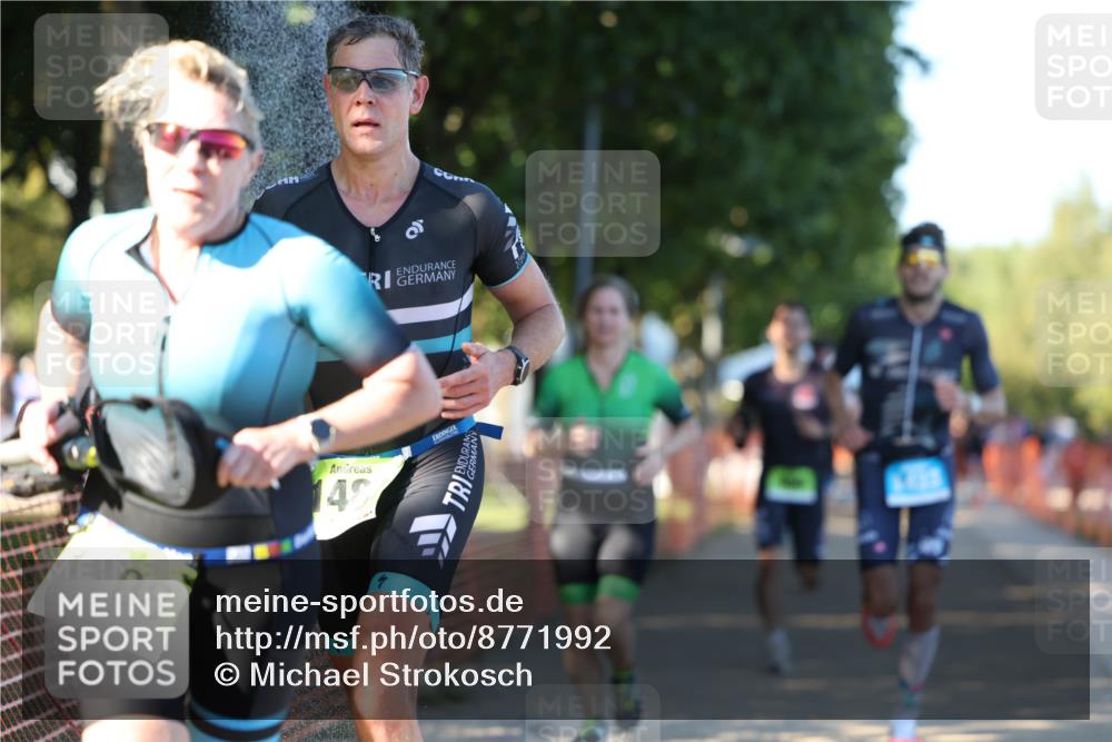 07.09.2025 - 19. Norderstedt Triathlon Michael Strokosch http://msf.ph/oto/8771992 07.09.2025 16:32:16 Laufen 466, 490, 884, 1108, 1631 meine-sportfotos.de