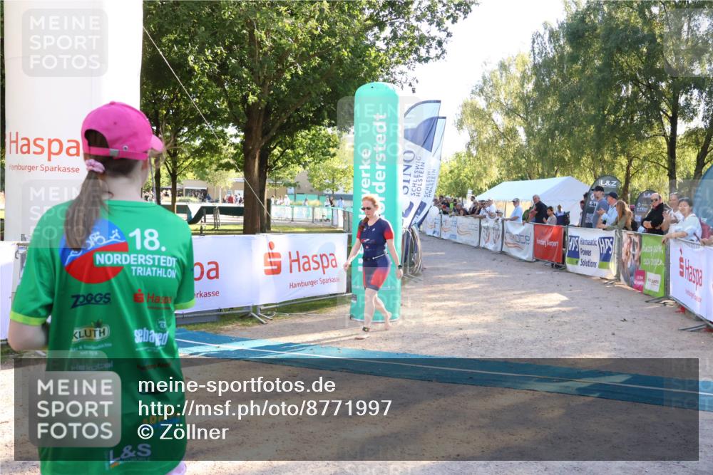 07.09.2025 - 19. Norderstedt Triathlon Zöllner http://msf.ph/oto/8771997 07.09.2025 16:47:21 Ziel 1069, 1541, 1611 meine-sportfotos.de