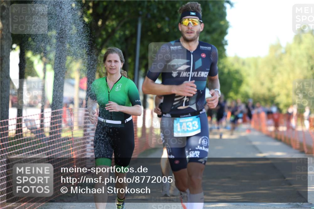 07.09.2025 - 19. Norderstedt Triathlon Michael Strokosch http://msf.ph/oto/8772005 07.09.2025 16:32:17 Laufen 466, 490, 1108, 1497, 1631 meine-sportfotos.de