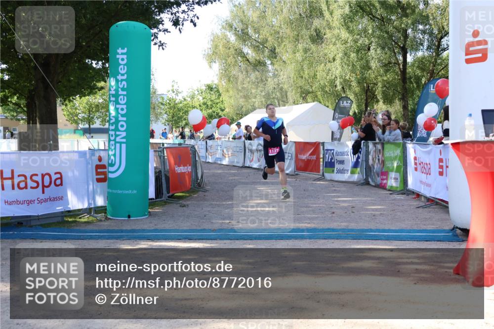07.09.2025 - 19. Norderstedt Triathlon Zöllner http://msf.ph/oto/8772016 07.09.2025 10:40:33 Ziel 1127 meine-sportfotos.de