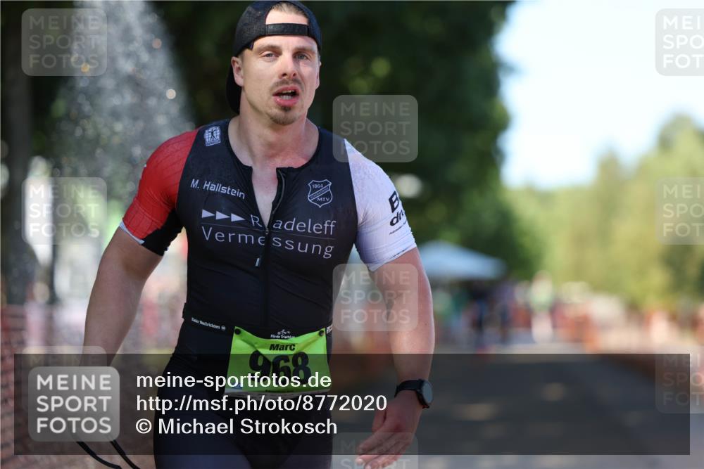 07.09.2025 - 19. Norderstedt Triathlon Michael Strokosch http://msf.ph/oto/8772020 07.09.2025 15:35:23 Laufen 364, 968, 1000, 1462 meine-sportfotos.de