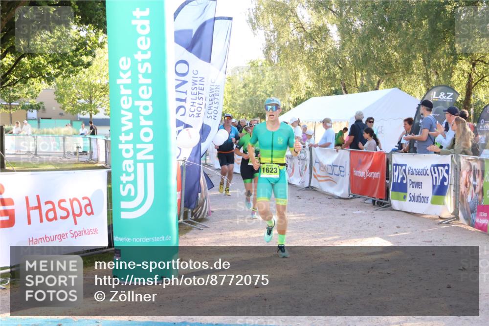 07.09.2025 - 19. Norderstedt Triathlon Zöllner http://msf.ph/oto/8772075 07.09.2025 16:47:58 Ziel 1489, 1623, 1628 meine-sportfotos.de