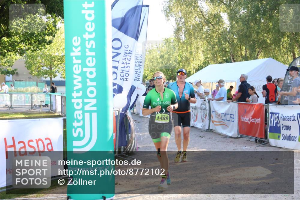 07.09.2025 - 19. Norderstedt Triathlon Zöllner http://msf.ph/oto/8772102 07.09.2025 16:48:00 Ziel 1489, 1623, 1628 meine-sportfotos.de