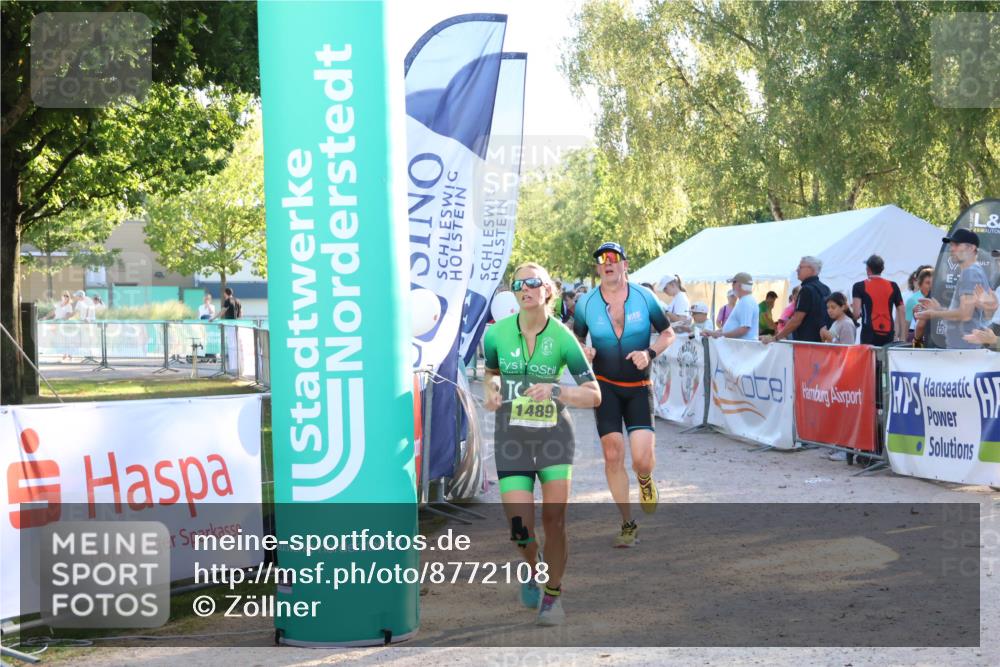 07.09.2025 - 19. Norderstedt Triathlon Zöllner http://msf.ph/oto/8772108 07.09.2025 16:48:00 Ziel 1489, 1623, 1628 meine-sportfotos.de