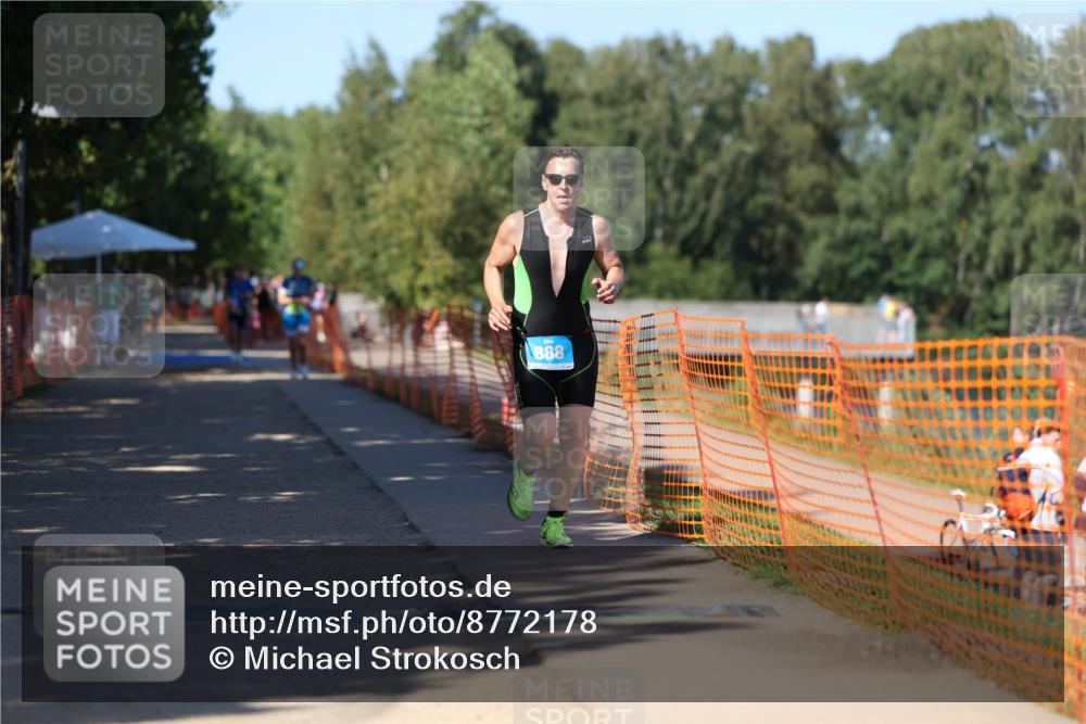 07.09.2025 - 19. Norderstedt Triathlon Michael Strokosch http://msf.ph/oto/8772178 07.09.2025 15:35:57 Laufen 888, 1508 meine-sportfotos.de
