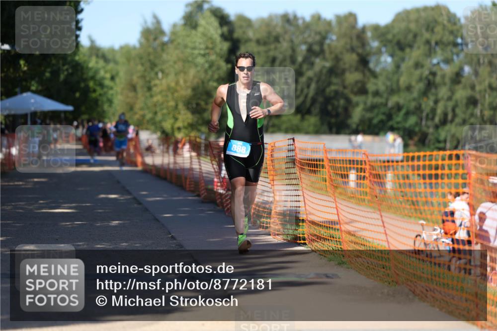 07.09.2025 - 19. Norderstedt Triathlon Michael Strokosch http://msf.ph/oto/8772181 07.09.2025 15:35:57 Laufen 888, 1508 meine-sportfotos.de