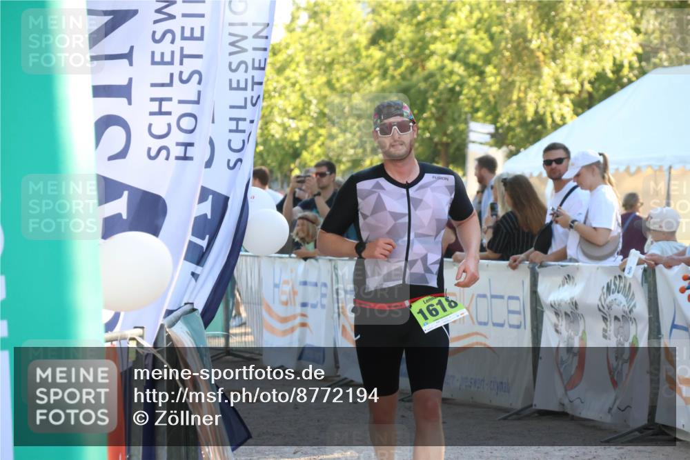 07.09.2025 - 19. Norderstedt Triathlon Zöllner http://msf.ph/oto/8772194 07.09.2025 16:48:33 Ziel 1074, 1618 meine-sportfotos.de