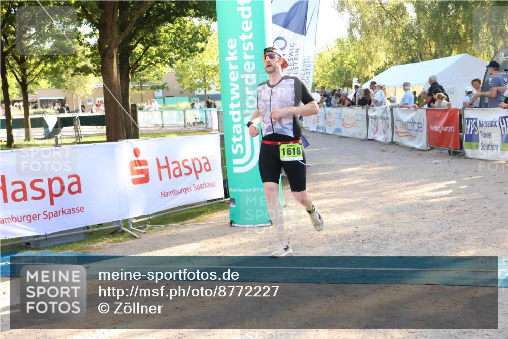 07.09.2025 - 19. Norderstedt Triathlon Zöllner http://msf.ph/oto/8772227 07.09.2025 16:48:36 Ziel 1074, 1618 meine-sportfotos.de