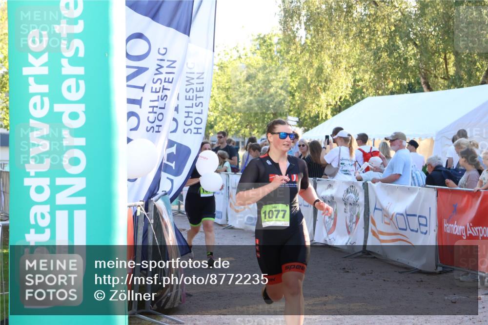 07.09.2025 - 19. Norderstedt Triathlon Zöllner http://msf.ph/oto/8772235 07.09.2025 16:48:46 Ziel 1077, 1093 meine-sportfotos.de