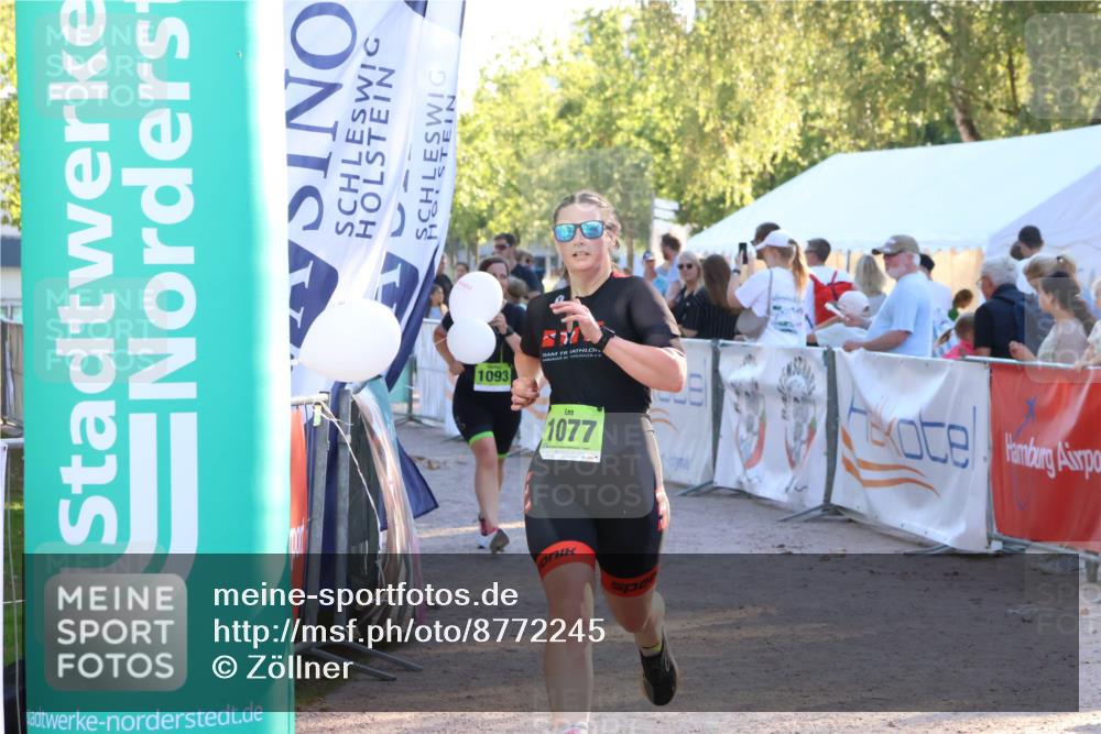 07.09.2025 - 19. Norderstedt Triathlon Zöllner http://msf.ph/oto/8772245 07.09.2025 16:48:46 Ziel 1077, 1093 meine-sportfotos.de