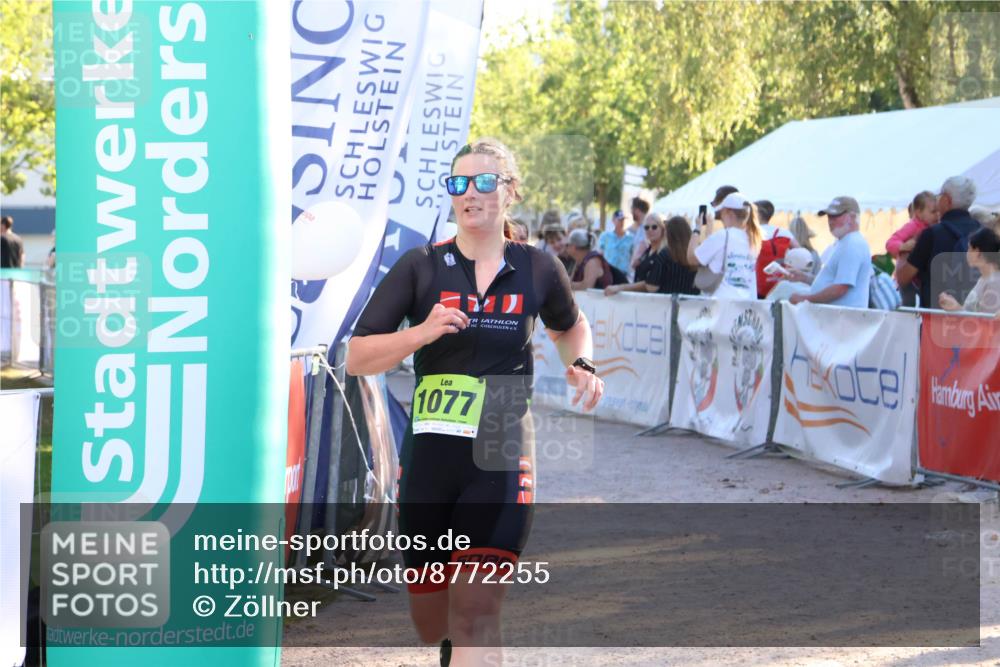 07.09.2025 - 19. Norderstedt Triathlon Zöllner http://msf.ph/oto/8772255 07.09.2025 16:48:46 Ziel 1077, 1093 meine-sportfotos.de
