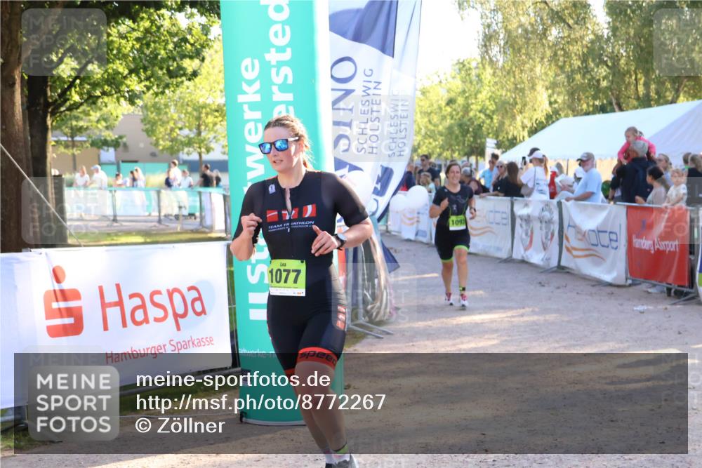 07.09.2025 - 19. Norderstedt Triathlon Zöllner http://msf.ph/oto/8772267 07.09.2025 16:48:47 Ziel 1077, 1093 meine-sportfotos.de
