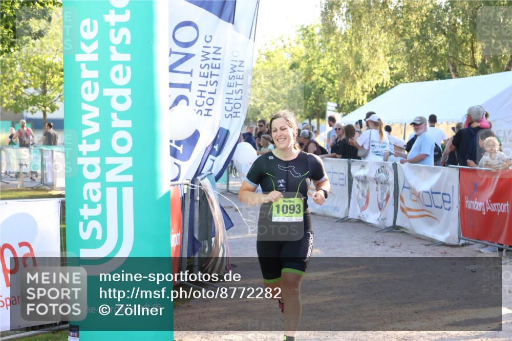 07.09.2025 - 19. Norderstedt Triathlon Zöllner http://msf.ph/oto/8772282 07.09.2025 16:48:49 Ziel 1077, 1093 meine-sportfotos.de