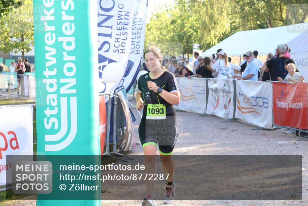 07.09.2025 - 19. Norderstedt Triathlon Zöllner http://msf.ph/oto/8772287 07.09.2025 16:48:49 Ziel 1077, 1093 meine-sportfotos.de