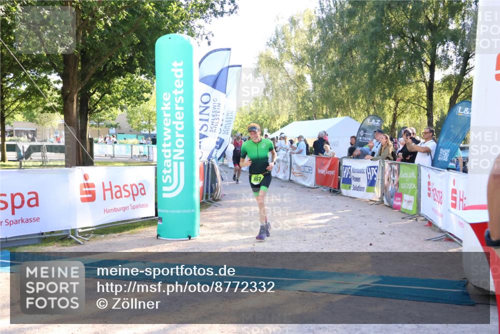07.09.2025 - 19. Norderstedt Triathlon Zöllner http://msf.ph/oto/8772332 07.09.2025 16:48:55 Ziel 467, 1093, 1575 meine-sportfotos.de