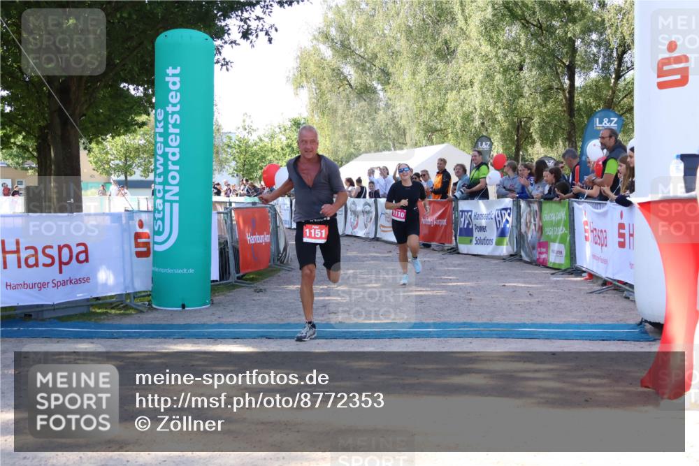 07.09.2025 - 19. Norderstedt Triathlon Zöllner http://msf.ph/oto/8772353 07.09.2025 10:48:22 Ziel 1110, 1151 meine-sportfotos.de