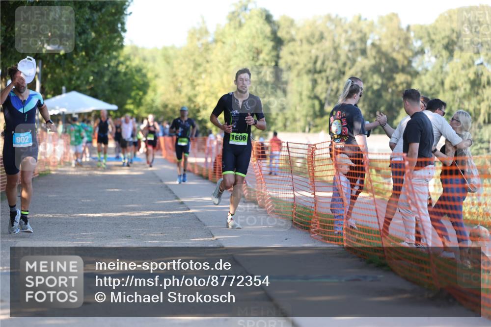 07.09.2025 - 19. Norderstedt Triathlon Michael Strokosch http://msf.ph/oto/8772354 07.09.2025 16:33:07 Laufen 902, 1606, 1609 meine-sportfotos.de