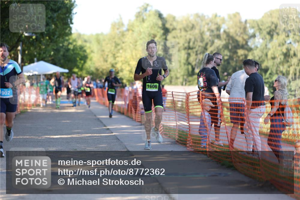 07.09.2025 - 19. Norderstedt Triathlon Michael Strokosch http://msf.ph/oto/8772362 07.09.2025 16:33:07 Laufen 902, 1606, 1609 meine-sportfotos.de