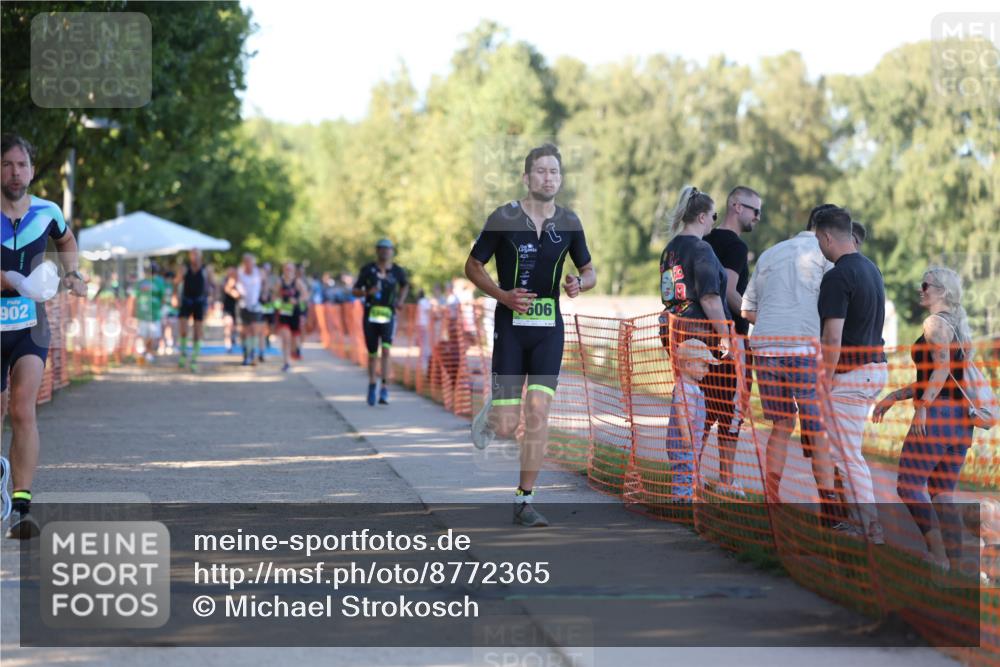 07.09.2025 - 19. Norderstedt Triathlon Michael Strokosch http://msf.ph/oto/8772365 07.09.2025 16:33:08 Laufen 902, 1606, 1609 meine-sportfotos.de