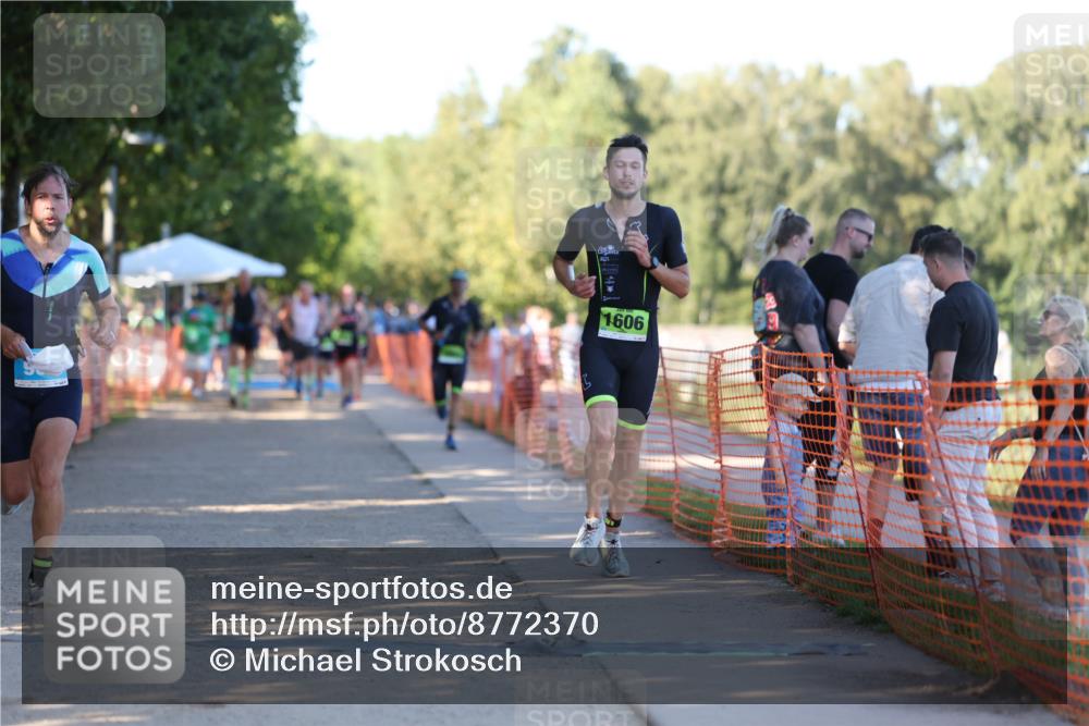 07.09.2025 - 19. Norderstedt Triathlon Michael Strokosch http://msf.ph/oto/8772370 07.09.2025 16:33:08 Laufen 902, 1606, 1609 meine-sportfotos.de