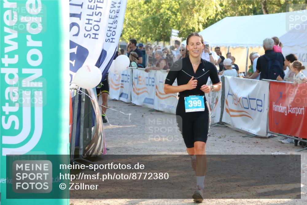 07.09.2025 - 19. Norderstedt Triathlon Zöllner http://msf.ph/oto/8772380 07.09.2025 16:49:03 Ziel 399, 1575, 1589 meine-sportfotos.de